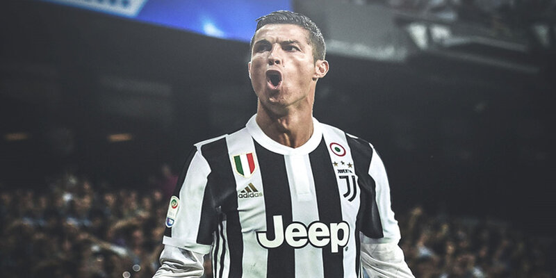 Cầu thủ Cristiano Ronaldo trong màu áo Juventus