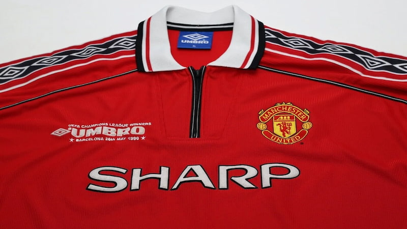 Logo Man United mới nhất từ năm 1998 đến nay