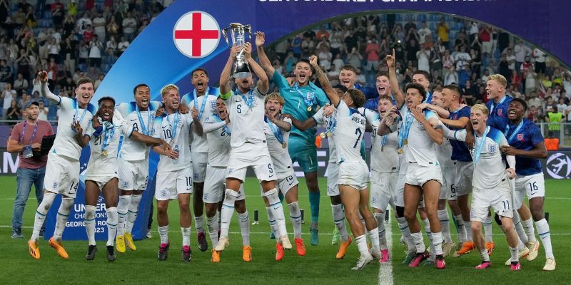 UEFA chịu trách nhiệm tổ chức và quản lý toàn bộ giải đấu
